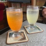 花川堂 - スカッシュで乾杯