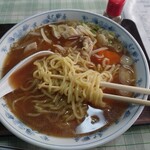 Marumi Shokudou - 味噌ラーメン650円　麺アップ