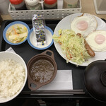 松屋 - ソーセージエッグW定食（ミニカレー）［480円］