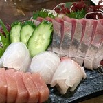 加能漁菜 SHION - ブリ、真鯛、カジキ、タコの4種でした。