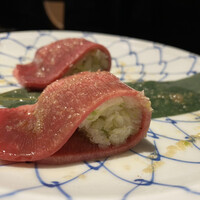 焼肉ぽんが 田町店 - しっかりとネギを包んでくれるのでネギがこぼれ落ちる心配はほぼない！笑