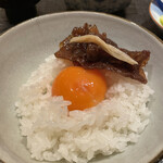 新ばし 星野 - 牛肉の時雨煮と卵黄オンザライス