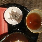 Kura fuku - ぜんざいに付いてくる塩昆布、お茶