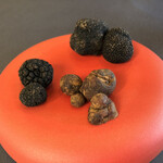 プレゼンテ スギ - 下二つが千葉県トリュフで上がイタリア産トリュフ