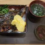 Akakingyo - サバ蒲焼重　980円