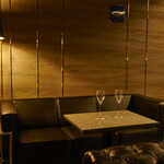 R3 CLUB LOUNGE - 