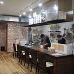 Honkaku Hiroshima Okonomiyaki Goroxu Chan - 店内（カウンター席）