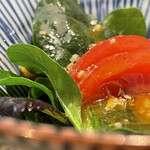 Juunisoudoori Jidori Yakitoriya - ほうれん草と胡桃静岡産フルーツトマトのサラダ