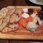 VAMOS kitchen - チーズ盛り合わせ