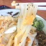 丸池製麺所 - カルピスバター釜玉うどん