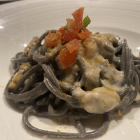 ラ クッチーナ - イカ墨のスパゲティ　白子と浅利のソース　からすみ　フレッシュトマト