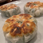 一二三凱旋楼 - 焼ニラまんじゅう(600円)