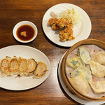 餃子屋 紅葉園 - 蒸し餃子飲みセット＋海老餃子