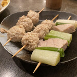 花くじら - ■おでん(各100円) つくね、ねぎま