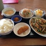 台湾料理　全家福 - 青椒肉絲ランチ