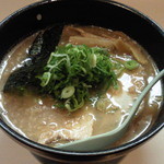 熱血らーめん 遊びじゃネェんだよ！ - 超濃厚A級豚骨ラーメンです。これは旨い！