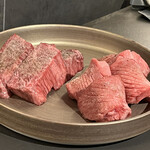 北海道焼肉 北うし - 《塩焼き》
      3週間熟成知床和牛ハラミ
      →濃い肉の旨味が凝縮されています、柔らかなお肉
      
      3週間熟成知床和牛タンのタン元の厚切り
      →サクサクな食感で好きなやつです