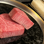 北海道焼肉 北うし - 3週間熟成知床和牛
      ヒレのステーキサンドトリュフソース仕立て
      →1番お気に入り。　