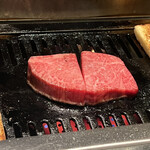 北海道焼肉 北うし - 3週間熟成知床和牛
      ヒレのステーキサンドトリュフソース仕立て
      →1番お気に入り。　