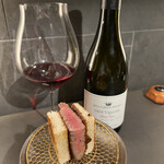 北海道焼肉 北うし - 3週間熟成知床和牛
      ヒレのステーキサンドトリュフソース仕立て
      →1番お気に入り。　【【余市リタファームワイナリー　風のヴィヤード】】