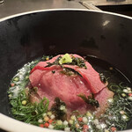 北海道焼肉 北うし - びえい和牛サーロインの肉茶漬け
      →たっぷりのサーロインが柔らかくて食べ応えあります
      旨味たっぷりの出汁といただきます