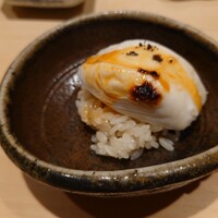 鮨 はしもと - 虎河豚の焼き白子とシャリ