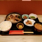 Wagokoro Kagiri - 鯛の頭煮付け定食