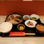 和心 かぎり - 鯛の頭煮付け定食