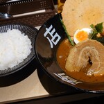 スープカレー奥芝商店 - おいら豚丸プー太郎 1780円 全景