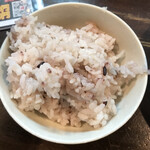 Menya Tamagusuku - ランチタイム一杯無料の黒紫米
