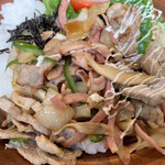 Sumibiyaki Tendou - よく見ると、様々な食材が使用されている。