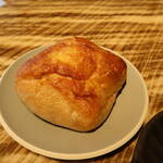 アールベイカー - 焼チーズカレーパン