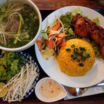 chu cuoi - Ｂセット（牛肉のフォーと鳥手羽とライス）