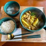 香港料理 廿四味 - 香港牛筋カレーライス
