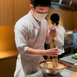 日本料理FUJI - 焙煎した胡麻をすりすり♬