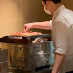 日本料理FUJI - 赤座海老を丁寧に炭で炙る