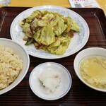 ぎょうざの満洲 - 回鍋肉、スープ付き玄米ライス