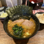 家系ラーメン クックら - 固め多め海苔ライス刻みネギ別皿　うめえよ