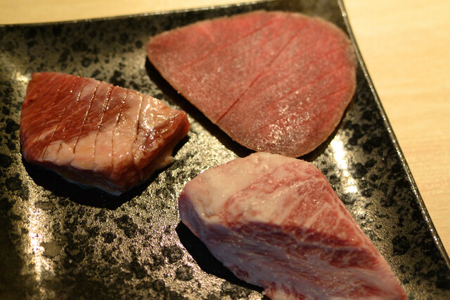 気軽に立ち寄れる「立ち食い焼肉 おやびん」さんで希少部位を頂きます 
