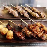 日本一 - 料理写真:かわ串 タレ(税込112円)/つくね串 タレ(税込105円)/レバー串 タレ(税込105円)/砂肝串 塩(税込112円)/カシラハラミ串 塩(税込119円)
