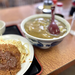 一富士食堂 - 肉カレーうどんとミンチカツ