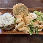 Hawaiian Diner Kihei - チーズバーガーランチセット1500円