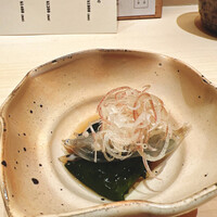 鮨　日本橋　鰤門 - 白魚と新わかめ