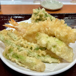 Tendon Tenya - つぼみな、たらの芽、ふきのとう、菜の花、海老、蓮根、隠元、烏賊