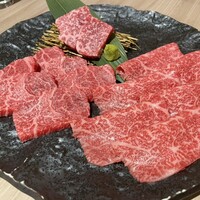 近江うし 焼肉 にくTATSU 青山本店 - 