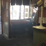 田代 - 煙モクモクの店内