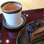 Mono Cafe Par ESPOIR - ショコラドリンク＆ドゥ・ショコラ