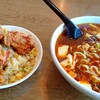 ぎょうざ大好き - 麻婆麺(右)と鳥唐炒飯(左) 980円