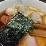 八雲 - 特製ワンタン麺ハーフ黒だしと切り落としチャーシューアップ