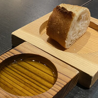 RESTAURANT chihiro  - ブレッドとオリーブオイル